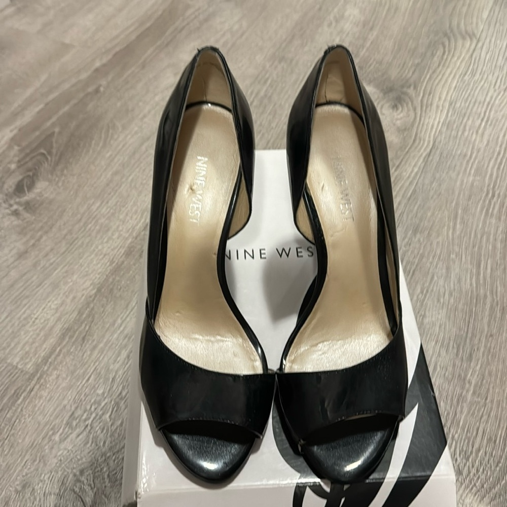 Nine West black patent peep toe heels 4”